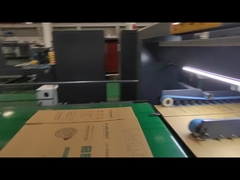 Czarna automatyczna skrzynka do szycia kleju z podwójnym szyciem do tworzenia pudeł